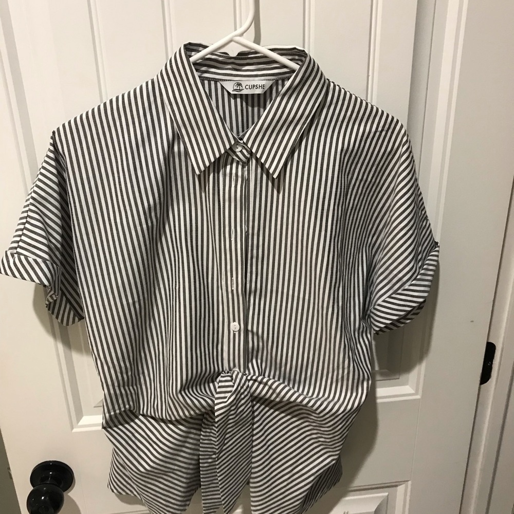 Cupshe Black & White Vertical Stripe Tie-Front Button Down